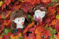 Nici 44055 Igel Henny Hoglet Ca 20cm Plüsch Kuscheltier Schlenker Forest Friends -Nici 44054 03 Milieu 44055 2048x1365