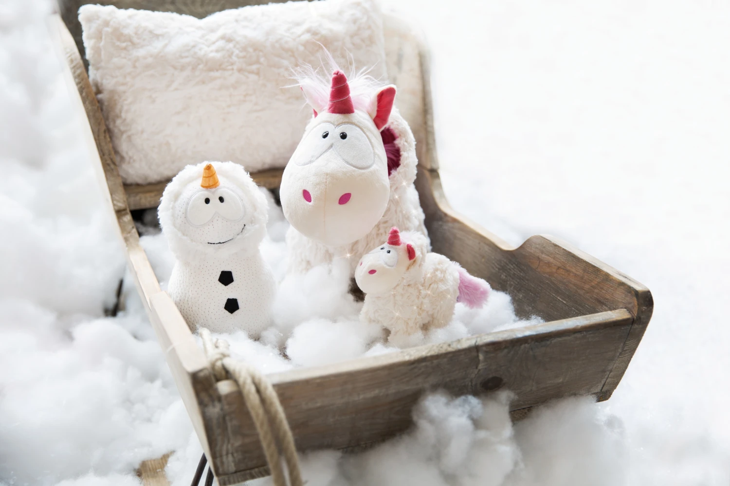 Nici 48160 Schlüsselanhänger Einhorn Theodor im Schneeanzug ca 10cm Plüsch GREEN Nici 48160 Schlüsselanhänger Einhorn Theodor Im Schneeanzug Ca 10cm Plüsch GREEN -Nici 48166 10 48163 48162 Milieu vorl 2048x1365 2