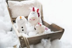 Nici 48167 Kissen Einhorn Theodor Im Schneeanzug 43x25cm Rechteckig Plüsch GREEN -Nici 48166 10 48163 48162 Milieu vorl 2048x1365