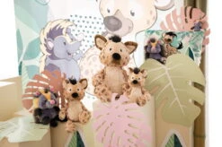 Nici 48869 Tasse Hyäne Helgi & Tenrek Terek 310ml Porzellan 10x8cm Wild Friends 3 Nici 48869 Tasse Hyäne Helgi & Tenrek Terek 310ml Porzellan 10x8cm Wild Friends -Nici 48860 10 48865 48866 48867 48863 48864 Milieu 2048x1356 9